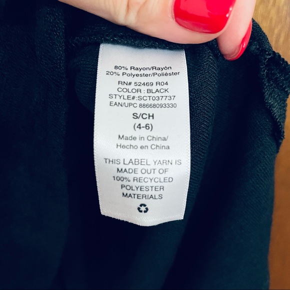 5/ $30 Flutter sleeve tee - Picture 5 of 10